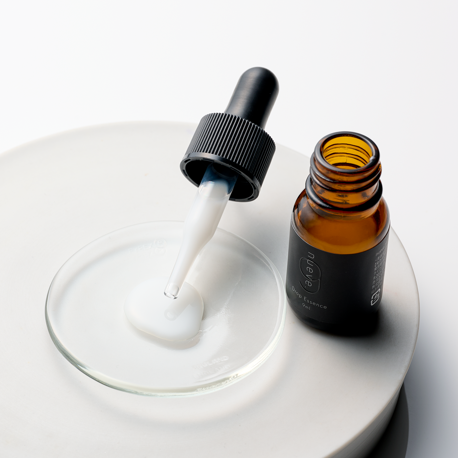 Drop Essence (9ml) - ヒト幹細胞美容液 – nueve.(ヌエベ)【公式