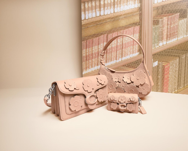 コーチ】「レキシー バッグ」や花モチーフ付きショルダーなど春色