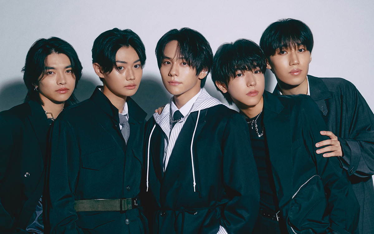 WILD BLUE】ミニ連載完走記念！ 直筆サイン入りチェキ＆手作りうちわを