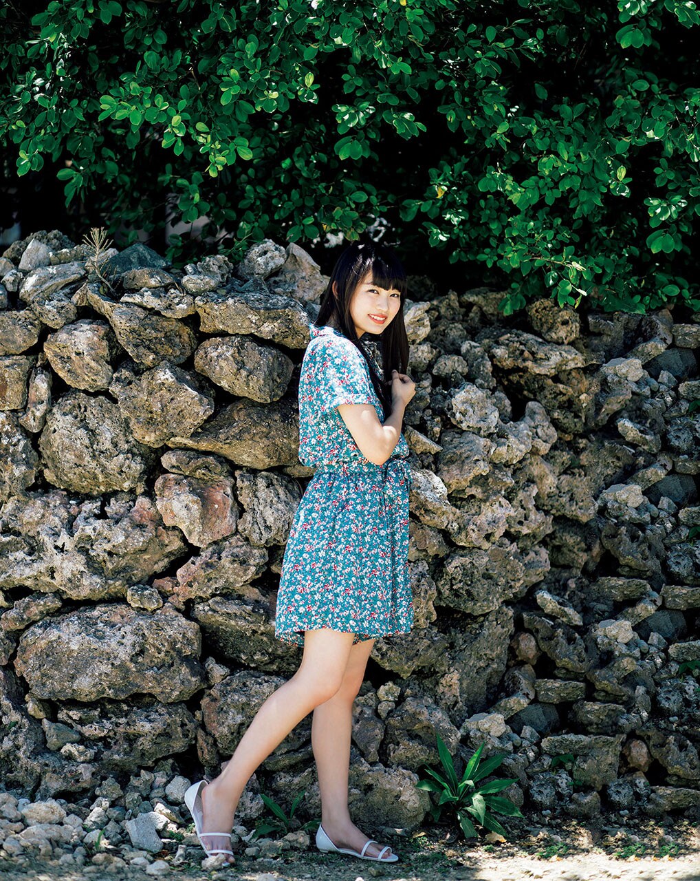 柏木ひなた（私立恵比寿中学）の2ndソロ写真集「Dear.」より。 [画像