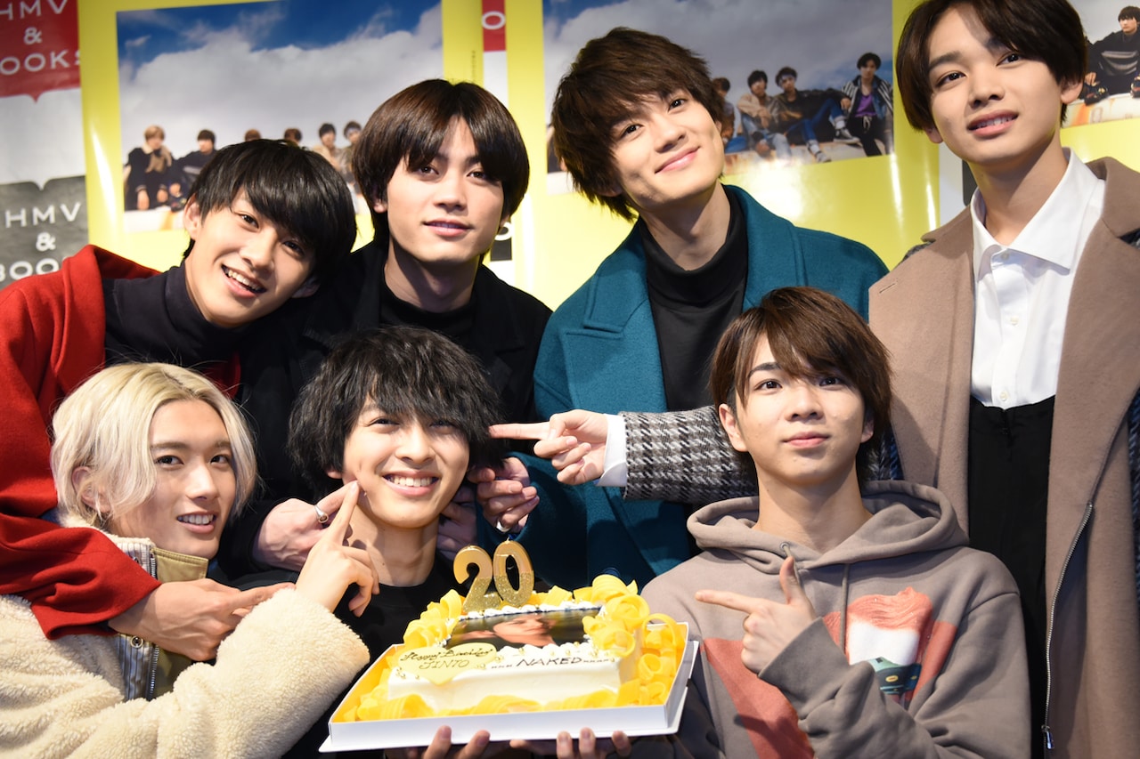 吉田仁人（下段左から2番目）の誕生日を祝うM!LK。 [画像ギャラリー 1