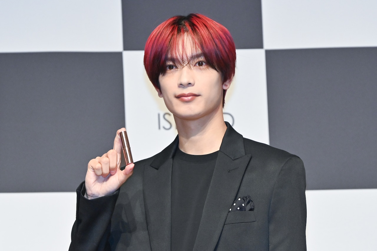 なにわ男子・高橋恭平がISLANDのアイテムで保湿、道枝や大西から褒め