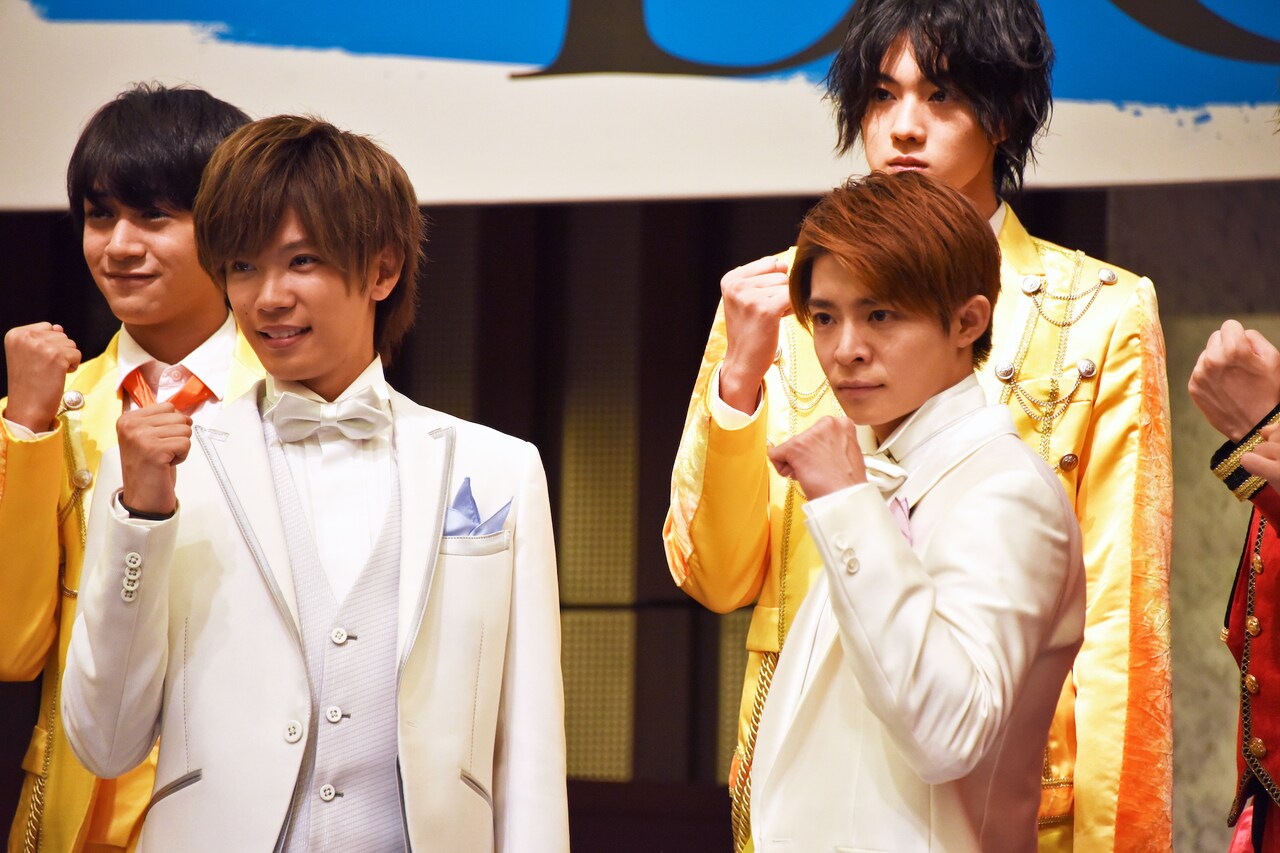 DREAM BOYS」会見より。前段左から岩崎大昇、神宮寺勇太、岸優太、高橋