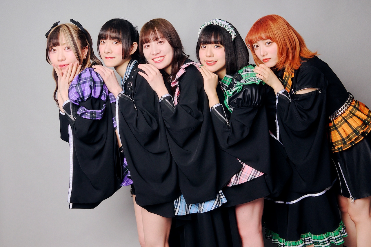 ゆるふわギャングNENEが実験的“マシーンバンドセット”ライブ、ナカコー