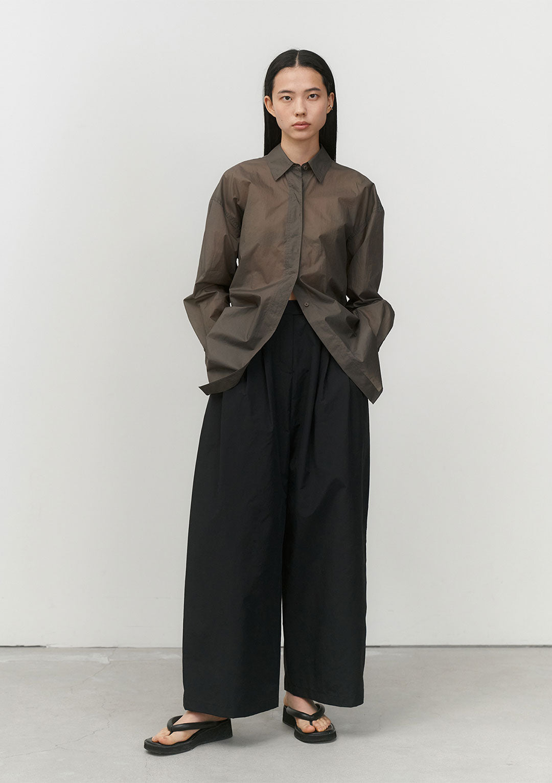 AMOMENTO Three Tuck Banding Pants | Pants | OEUVR – OEUVR