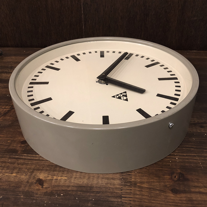 Pragotron Gray Metal Wall Clock パラゴトロン グレー メタル