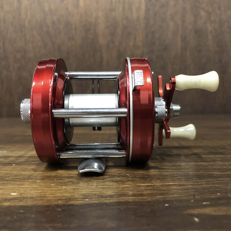 Abu Ambassadeur 5000 Red Bait Casting Reel 770405 アブ