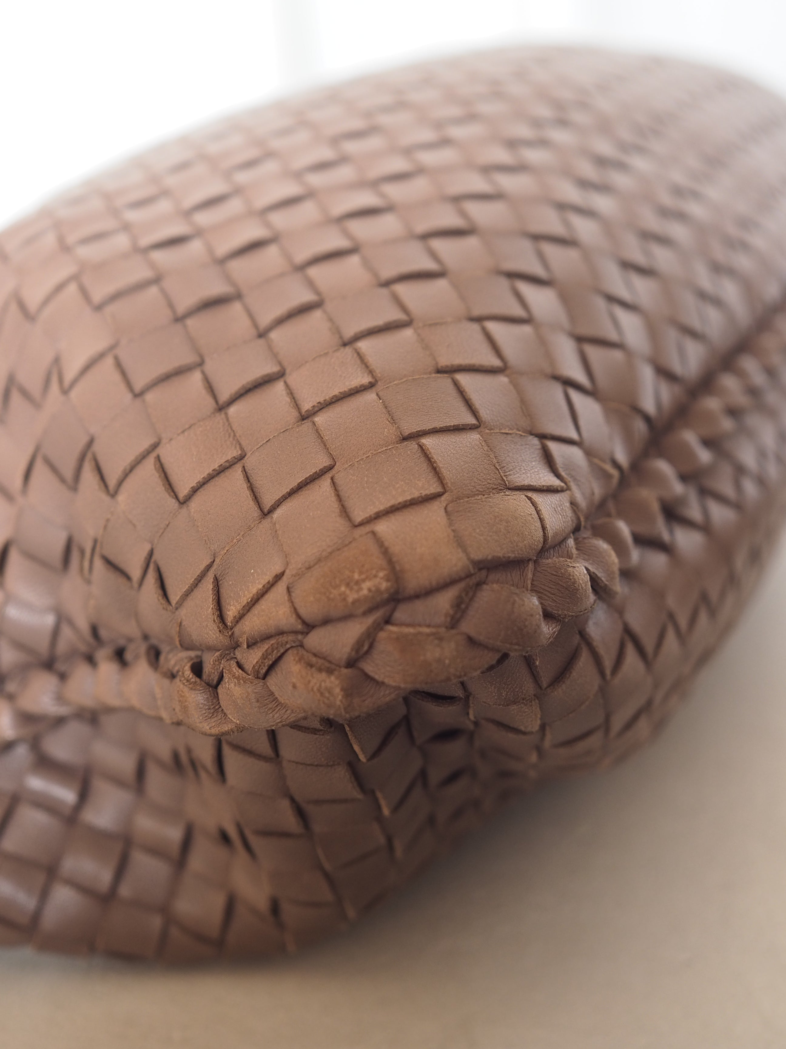 BOTTEGA VENETA ボッテガヴェネタ イントレチャート ショルダーバッグ