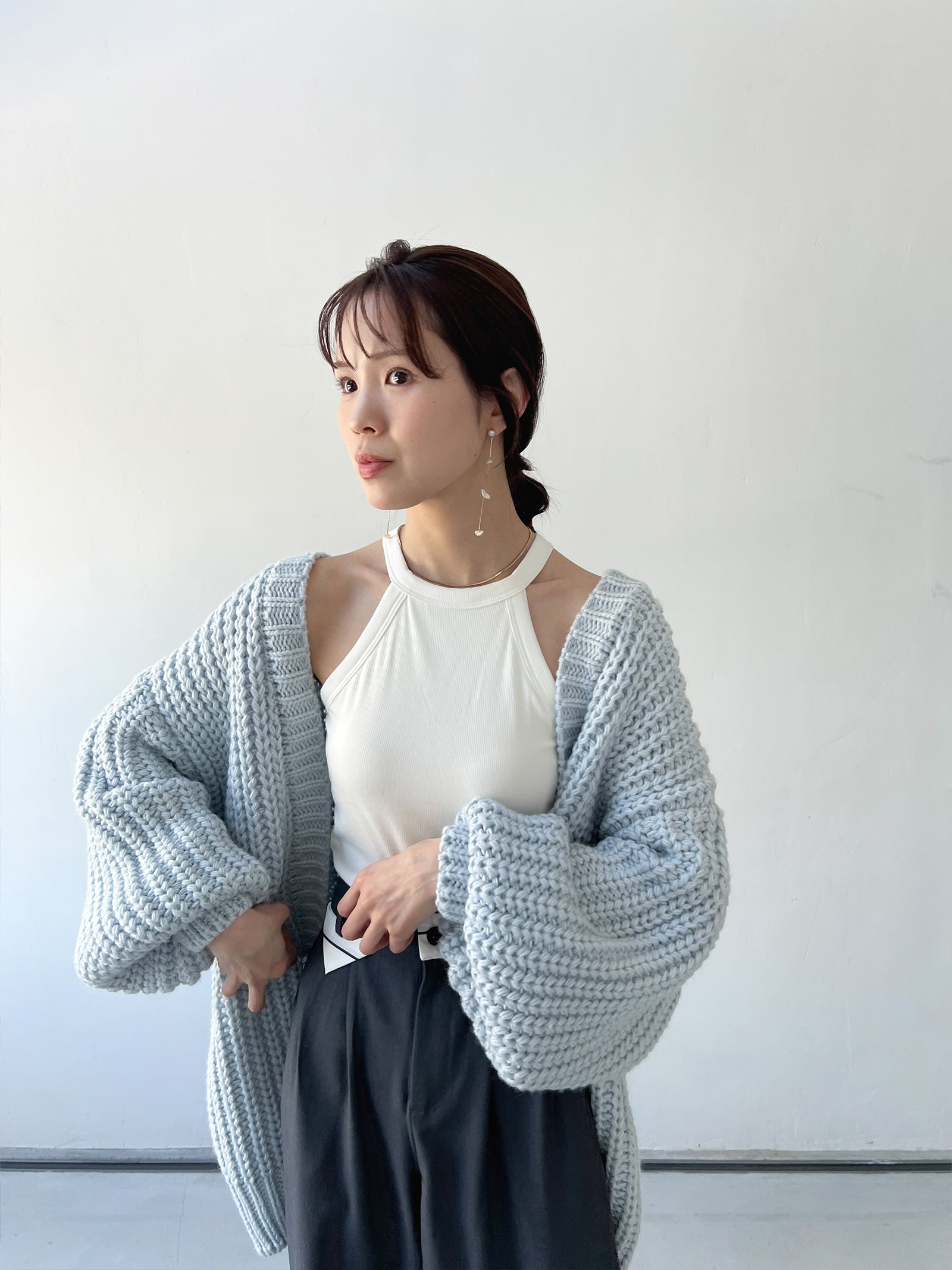 カップ付きホルターネックトップス