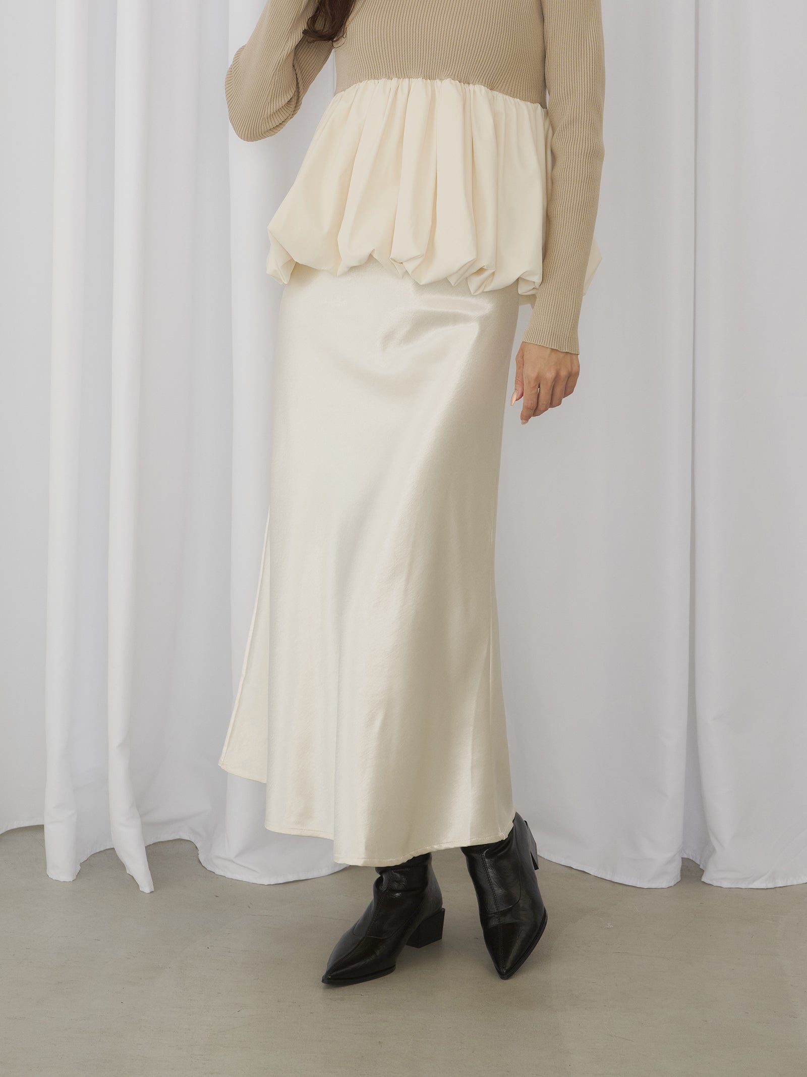 ルミナスサテンライクスカート