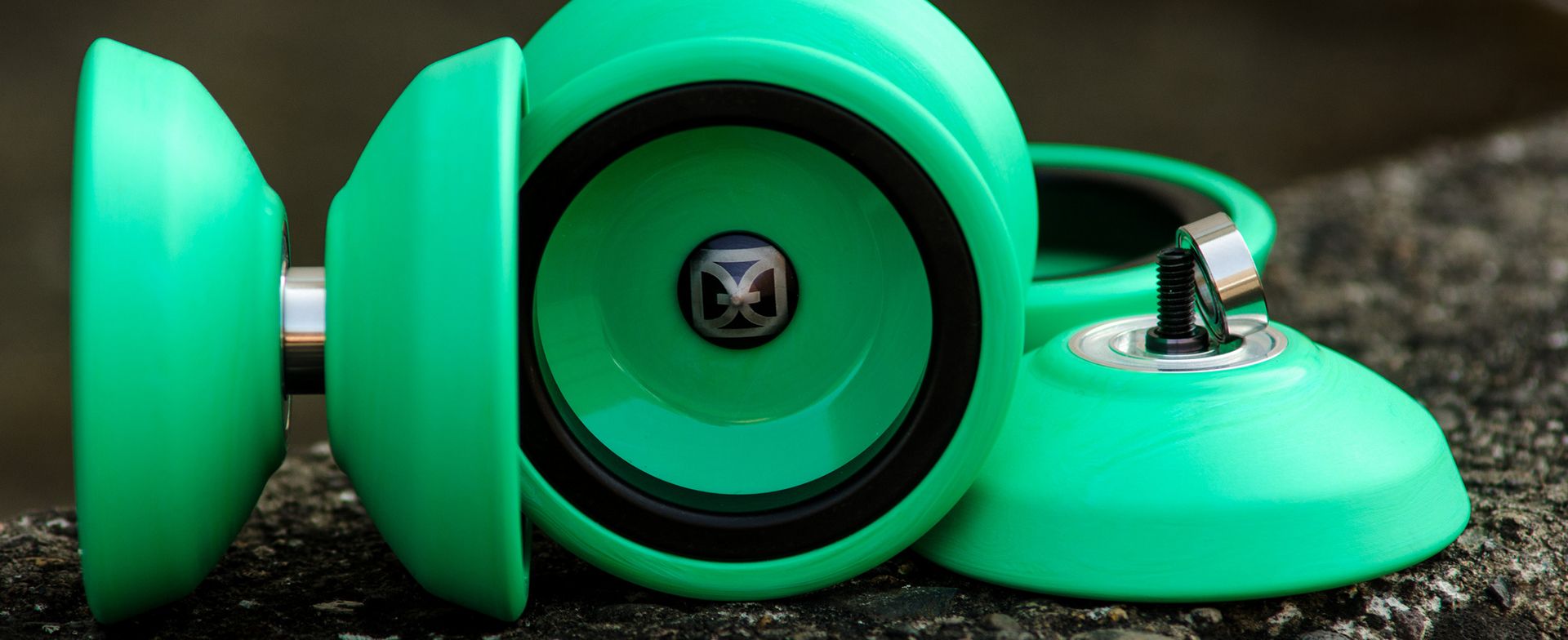 スポーツトイ・アクショントイ One Drop YoYos RALLY White/Green Rim