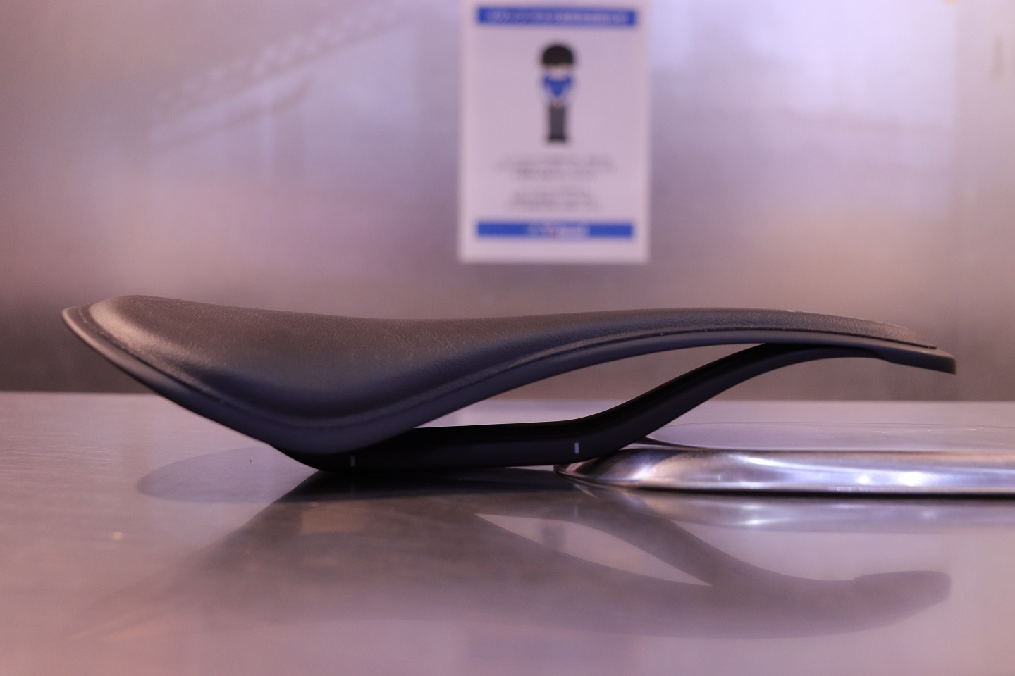 なんと150g！Fabric ファブリック ALM カーボンサドル 【公式通販】