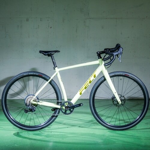 FELT ( フェルト ) グラベルロード BREED 30 ( ブリード 30 ) サテン