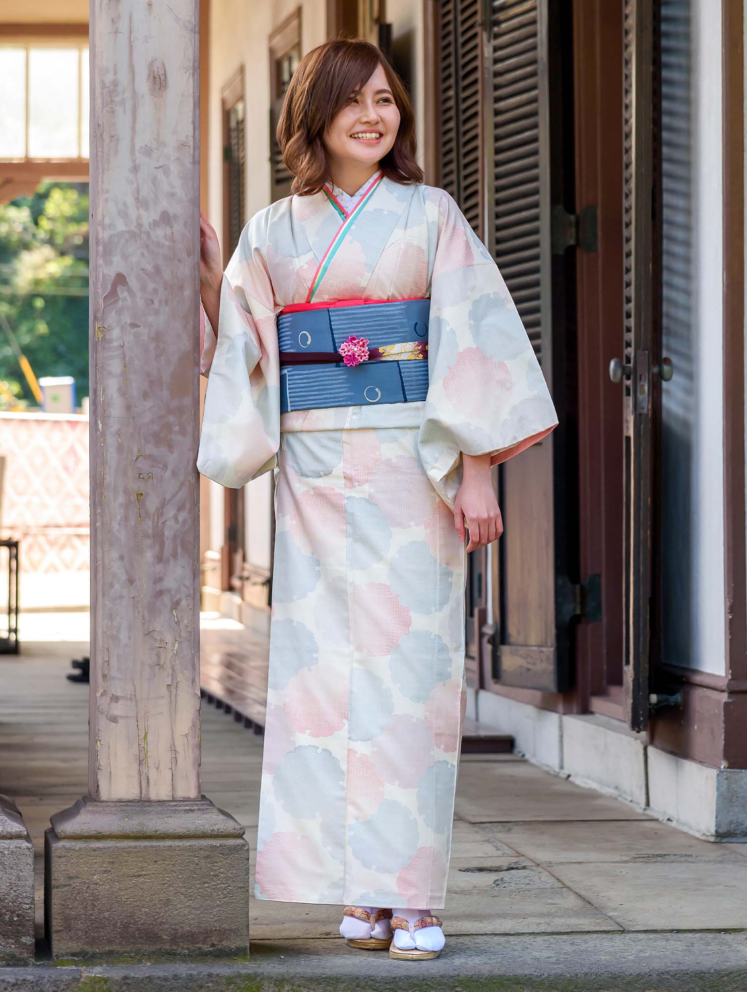 白大島紬 | 大島紬製品のご紹介 | 本場大島紬織物協同組合