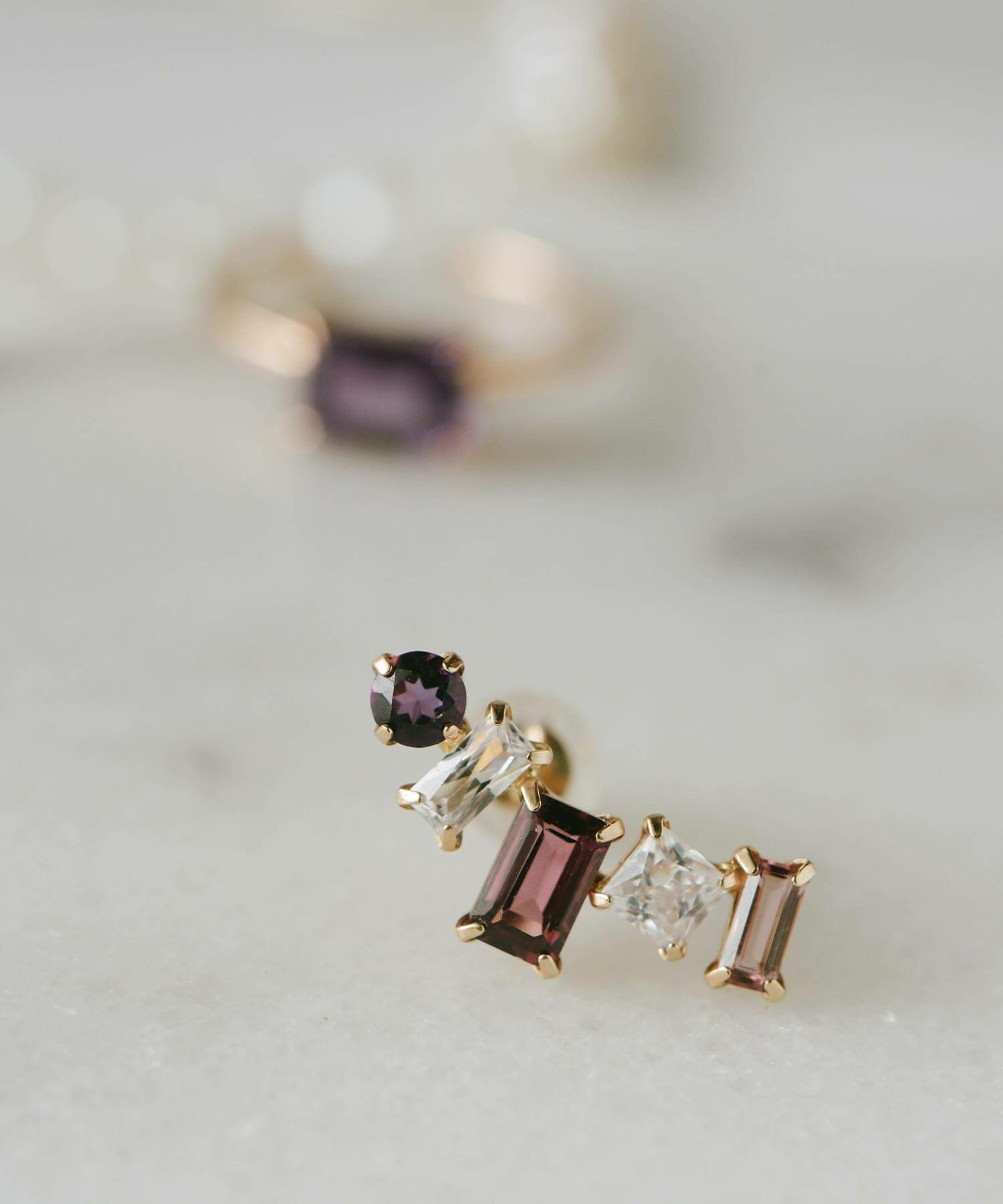 クアラントット片耳用ピアスガーネット