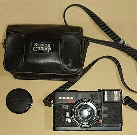 ピッカリコニカ コニカC35EF: 光と色と