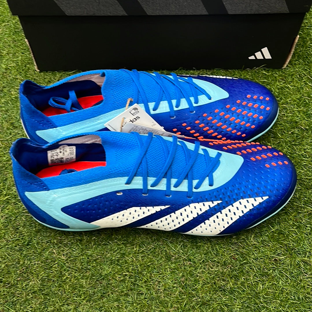 Predator Accuracy.1 L 2G/3G AG ローカットプレデター アキュラシー