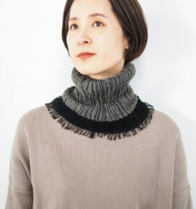 ウール リバーシブルネックウォーマー ブラック×ダークグレー | 【公式