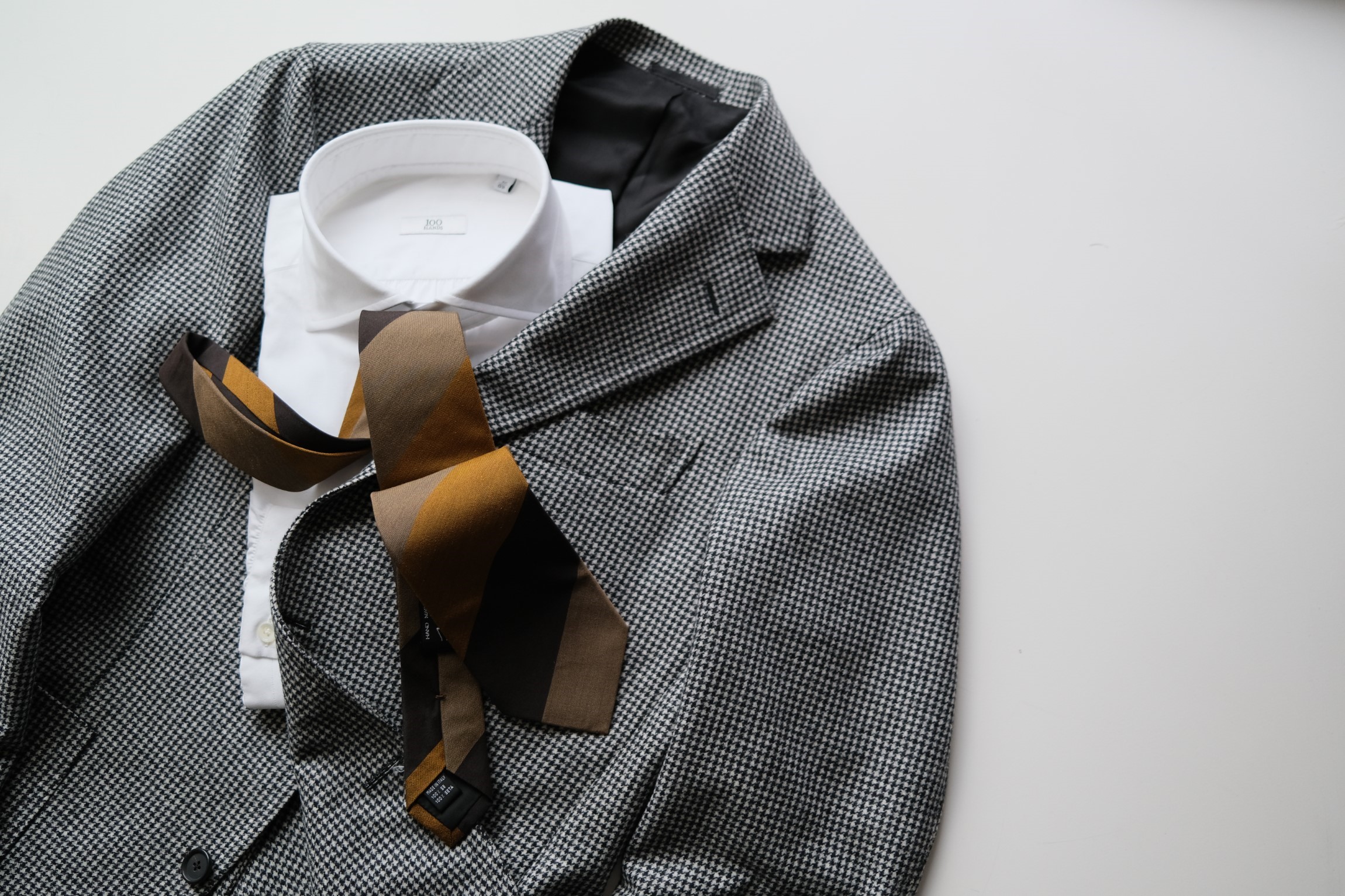 千鳥格子のジャケットで秋の雰囲気を。│Oyster 青山｜イタリア直輸入