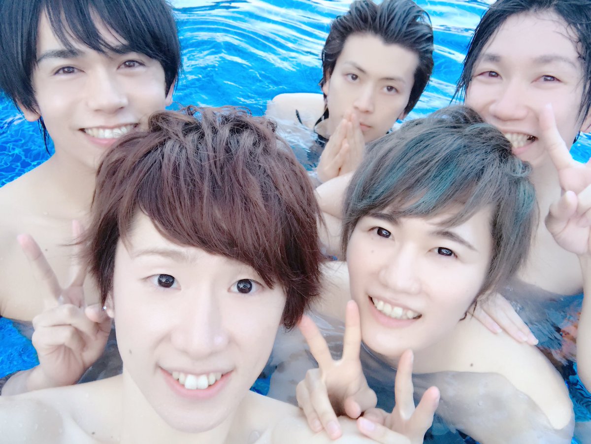 プール楽しい🐬🐊🌸✨