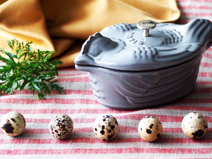 本日STAUBから、キュートな「スモールチキンココット」が新登場！11cm