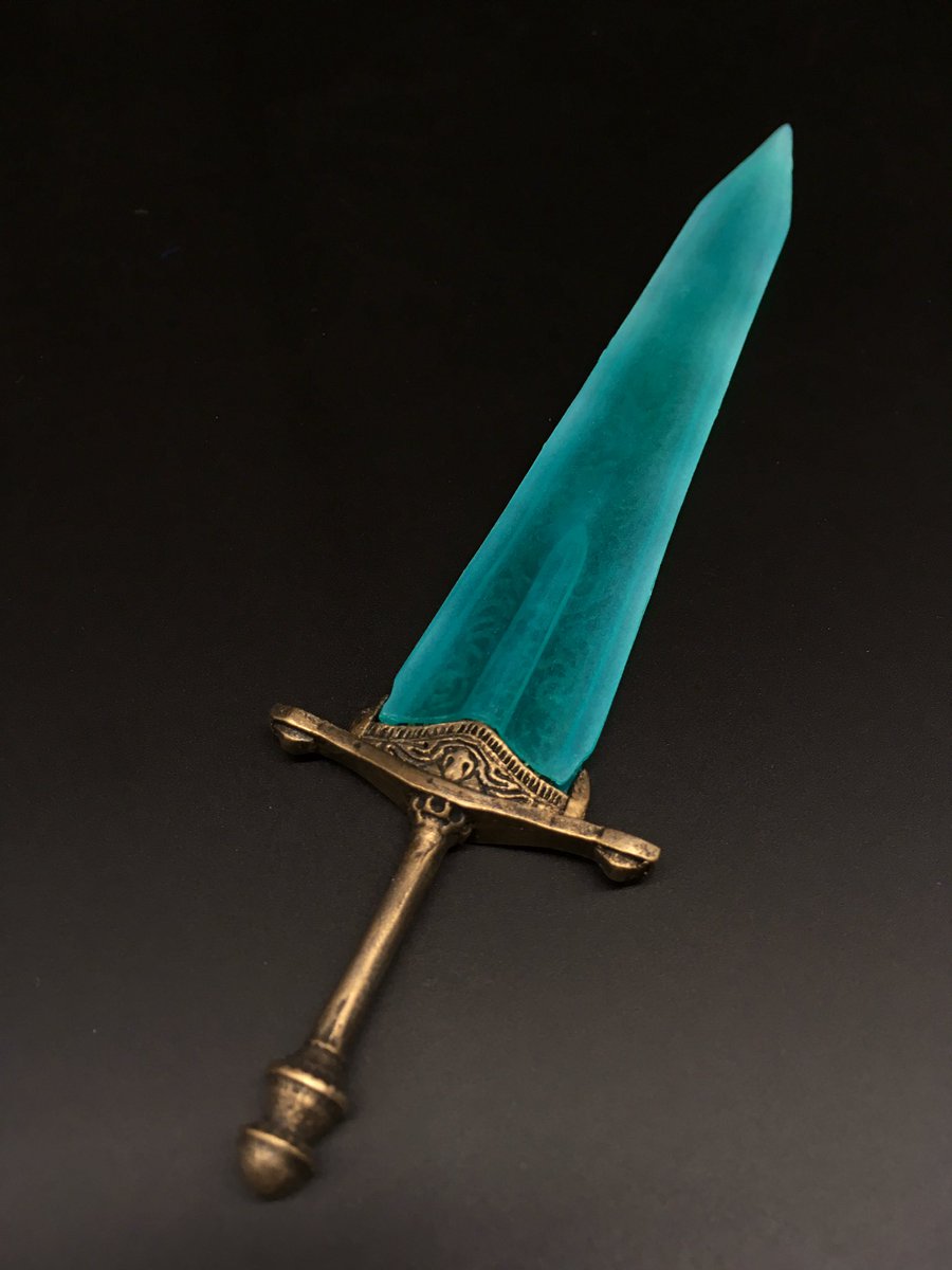 Phyrexiaさん原型、「月光の大剣」完成しました！ 1/12くらいの大きさ