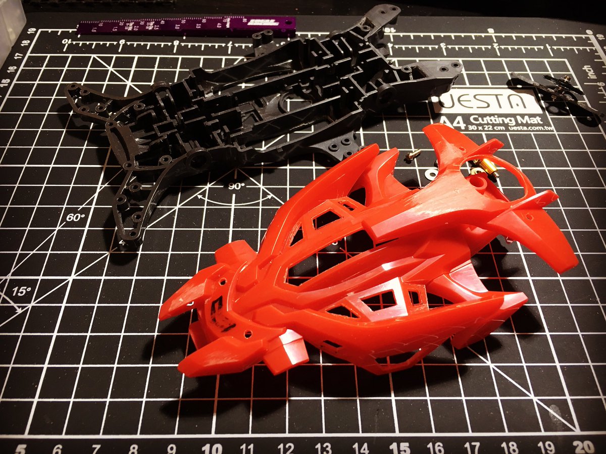 さて、肉抜き完了したから何色で塗ろうかなぁ～(*´∇｀*)この後は