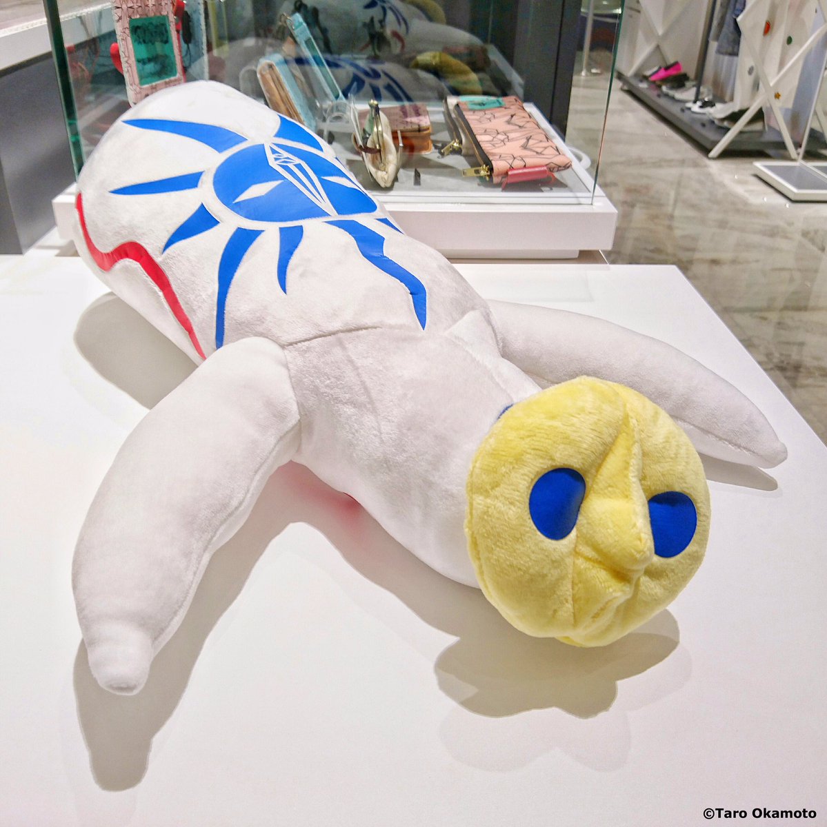 ラムフロム HINKA RINKA 銀座店】数寄屋橋公園の岡本太郎作品「若い