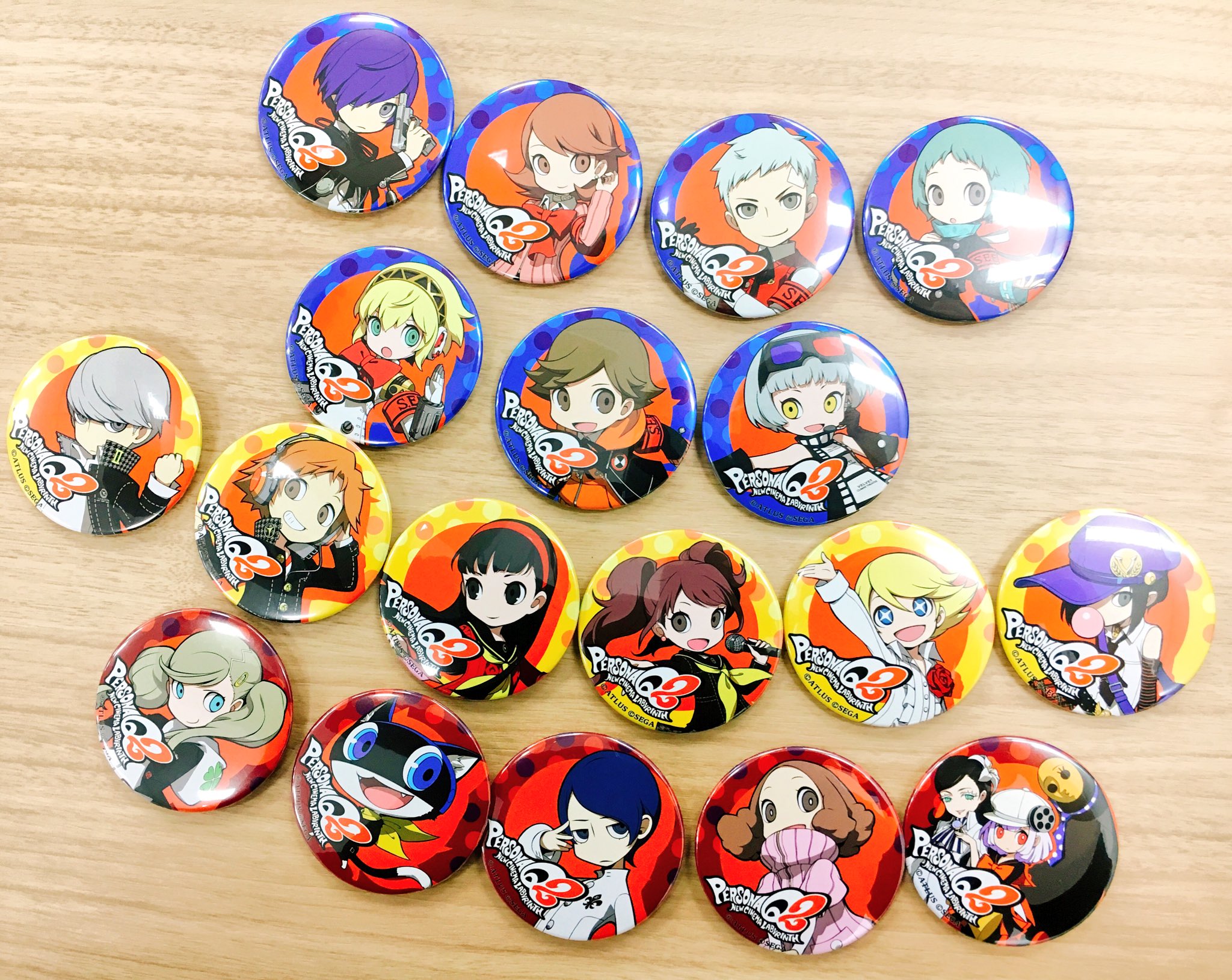 ペルソナQ2 ニュー シネマ ラビリンス ファミ通DX特典 主人公 缶バッジ
