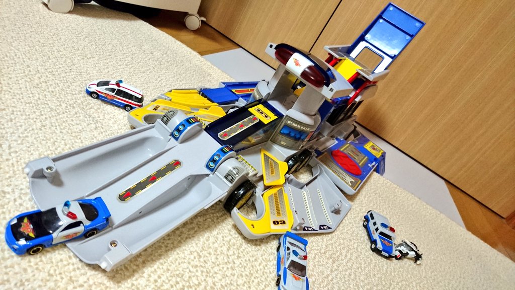 こどもの日 #トミカ 皆さんこのドデカい玩具をご存知ですか