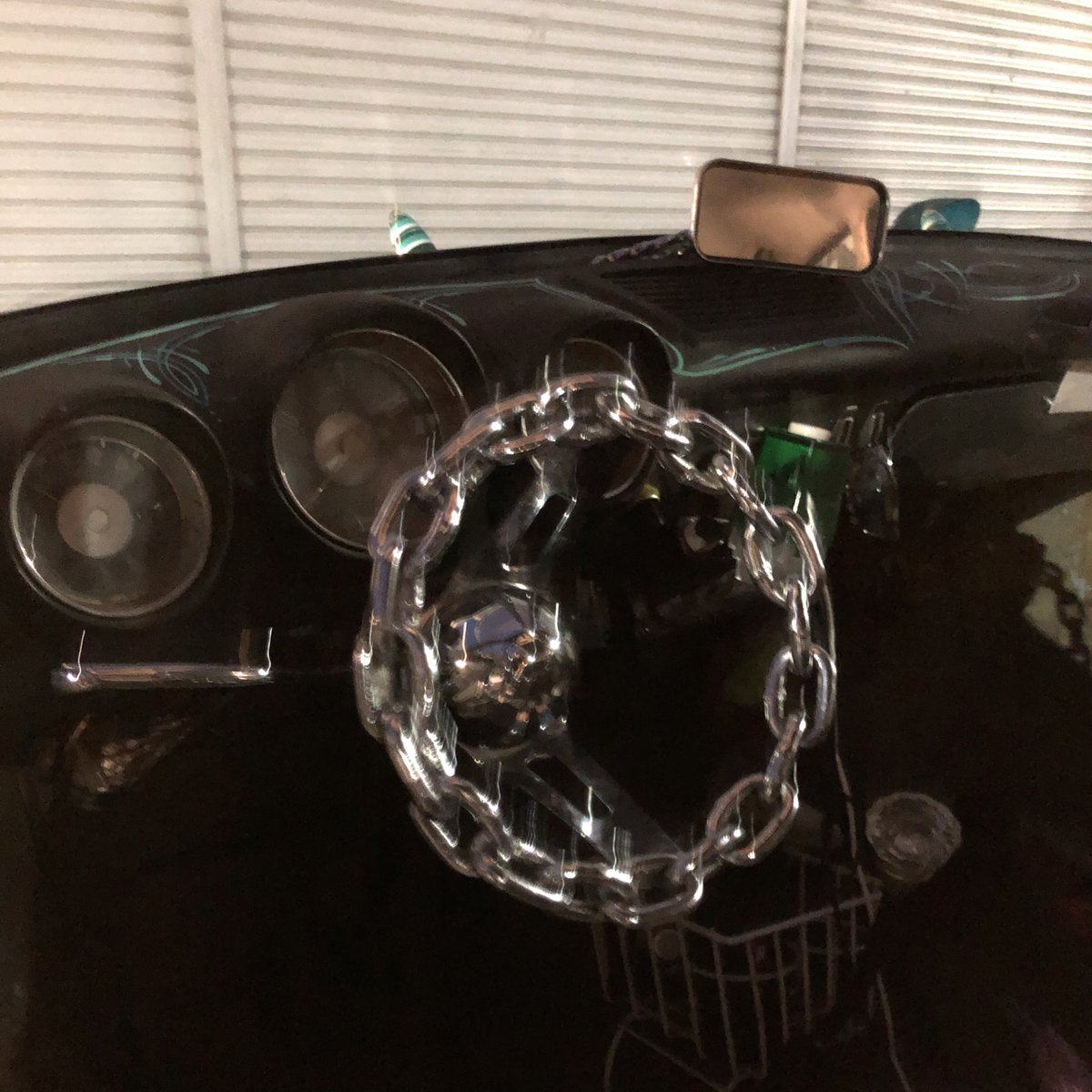 これはローライダーのチェーンステアリングというハンドルですが、直径