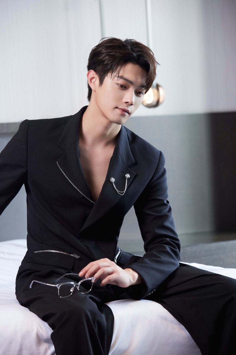 Xu Kai Studio Weibo Update (4/4) 9.7.23 beautiful, sexy, love