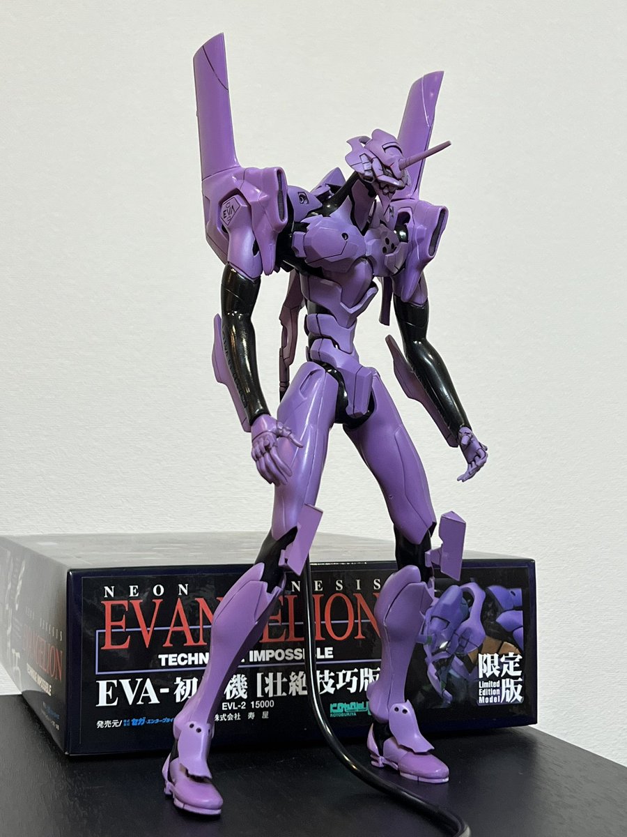 コトブキヤ壮絶技巧版エヴァ初号機の限定版。実際に壮絶な、ザ