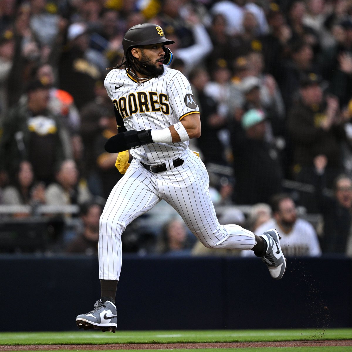 約150万の価値が付くAJ1 Diorを野球スパイクに魔改造してインプレーで