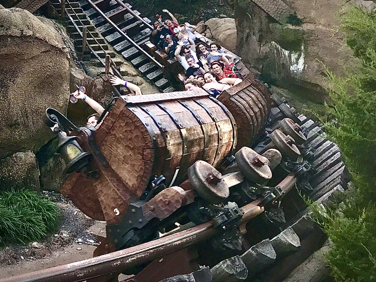 Seven Dwarfs Mine Train(七人のこびとマイントレイン) 映画「白雪姫