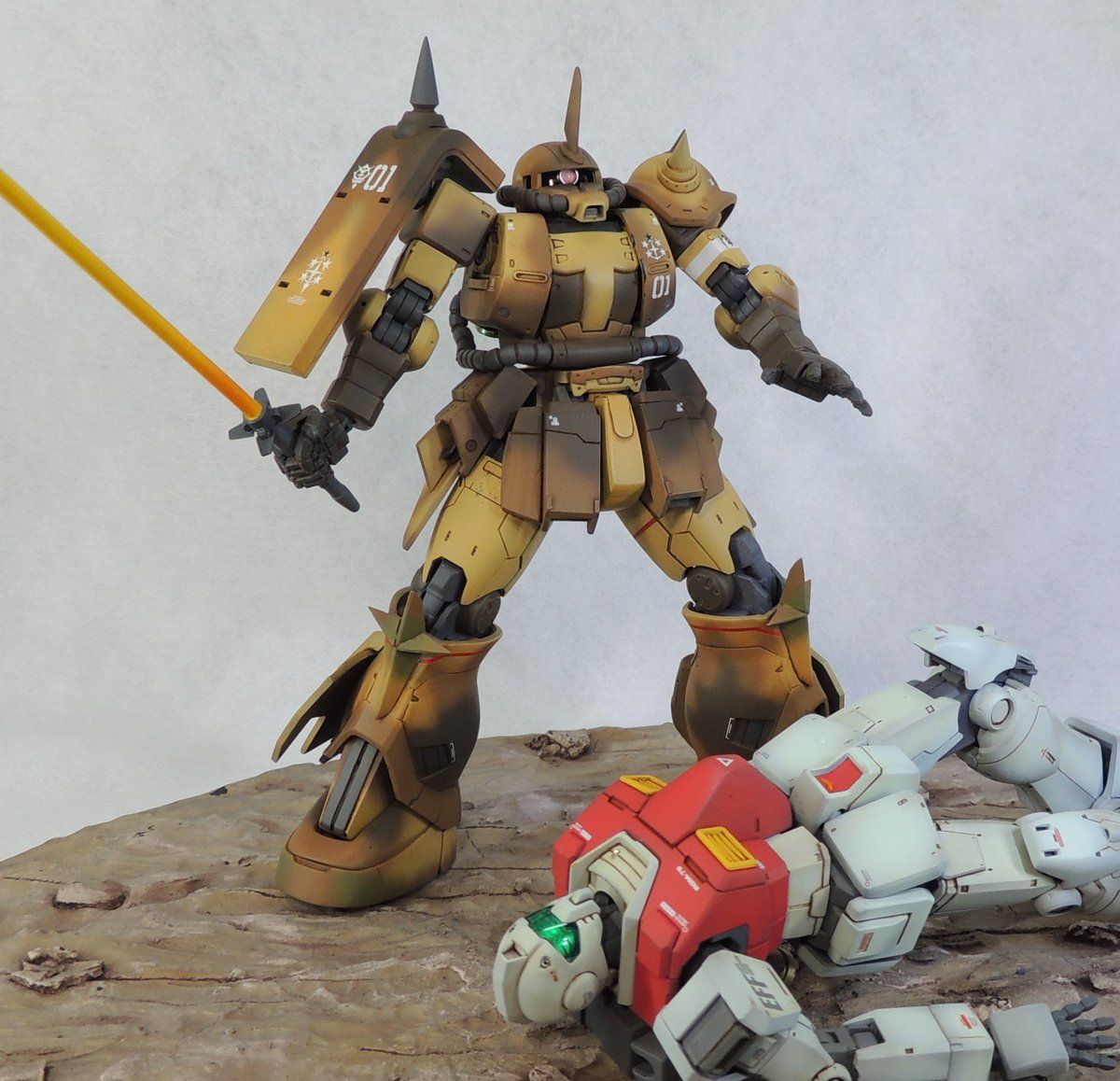 サザンクロス隊、МS-06GD高機動型ザク（地上用）エグバ機の武装を