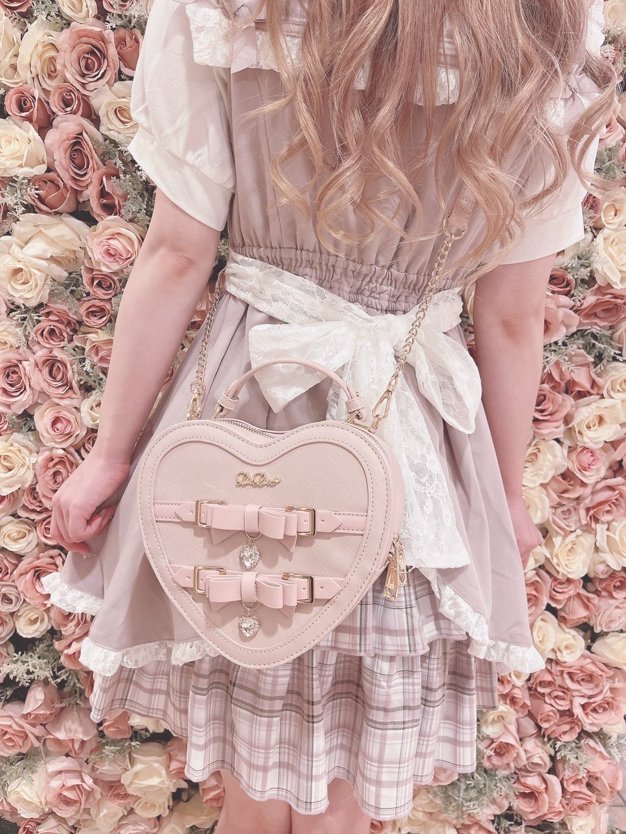 ⋆♡ 𝐿𝐼𝑍 𝐿𝐼𝑆𝐴 ♡ ｡⋆ 新宿ALTA🎀新作item *⑅︎୨୧