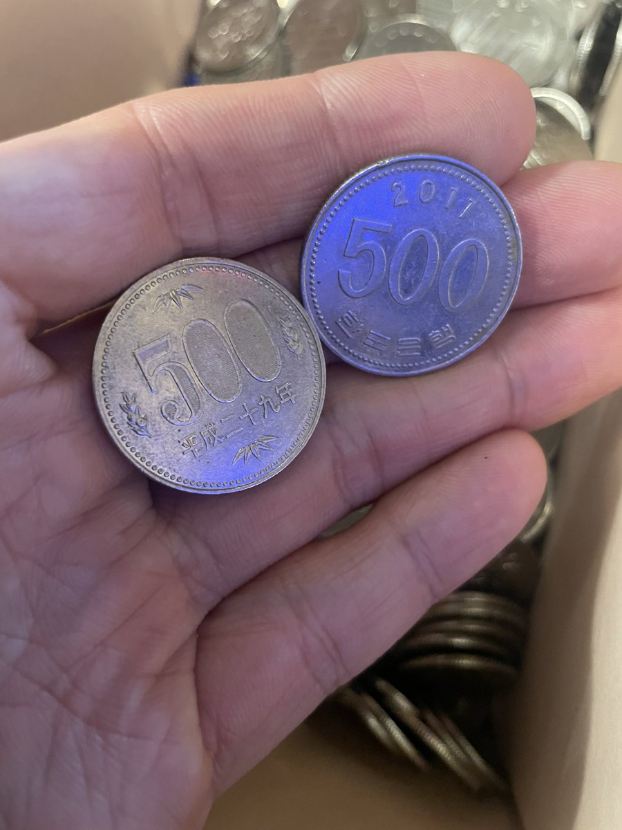 コミケの売り上げ見てたら出てきたよ500円玉とめっちゃ似てる500