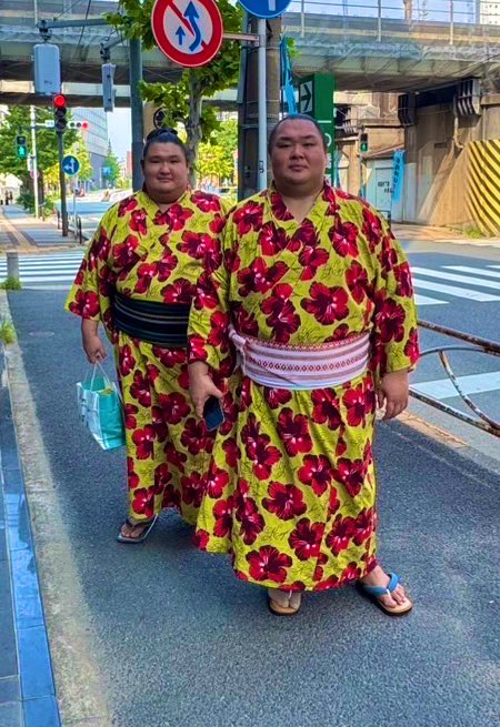 両国を常夏🌺に染めるお相撲さん #嘉陽 の反物で仕立てたカリユシ浴衣