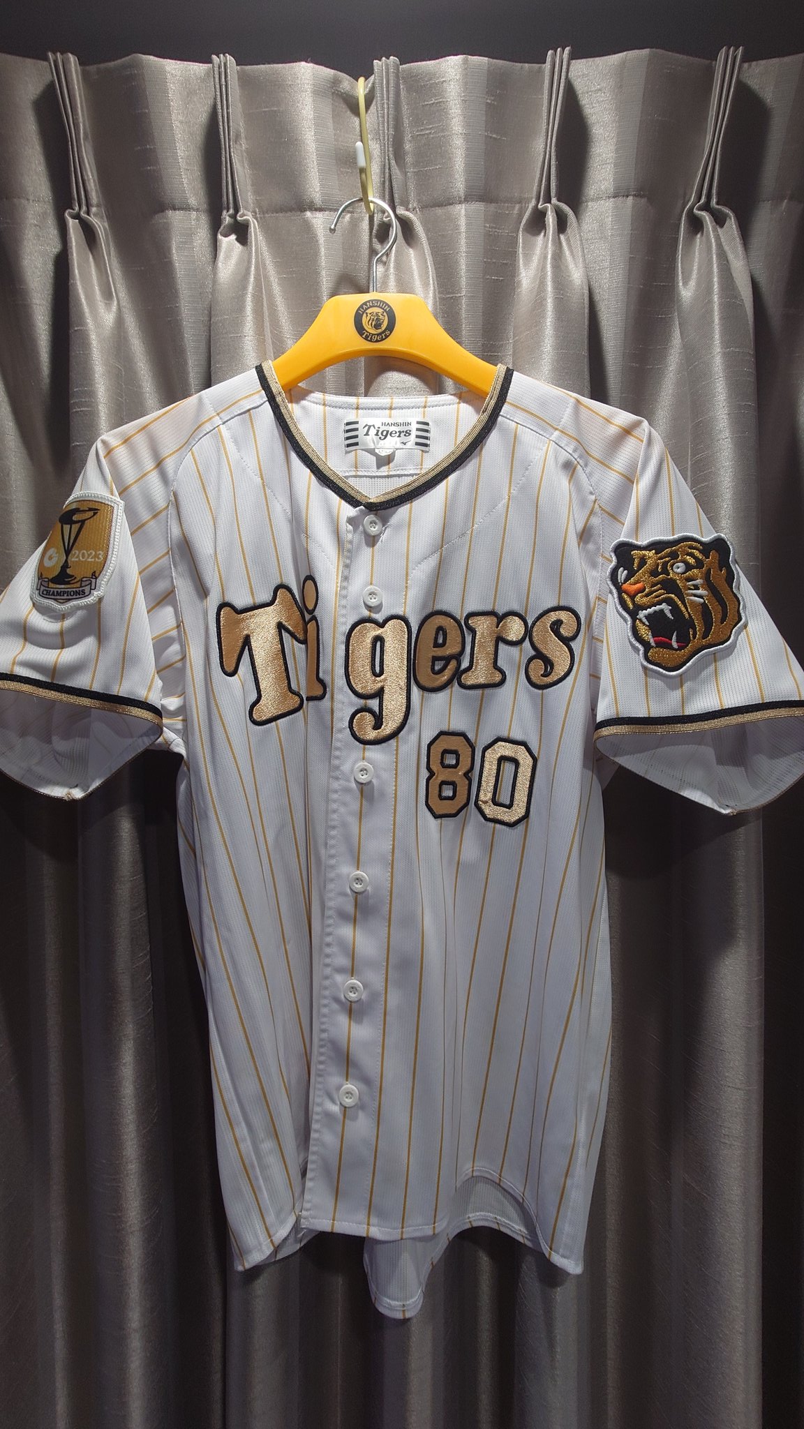 阪神タイガース 岡田監督 レプリカユニフォーム【チャンピオン