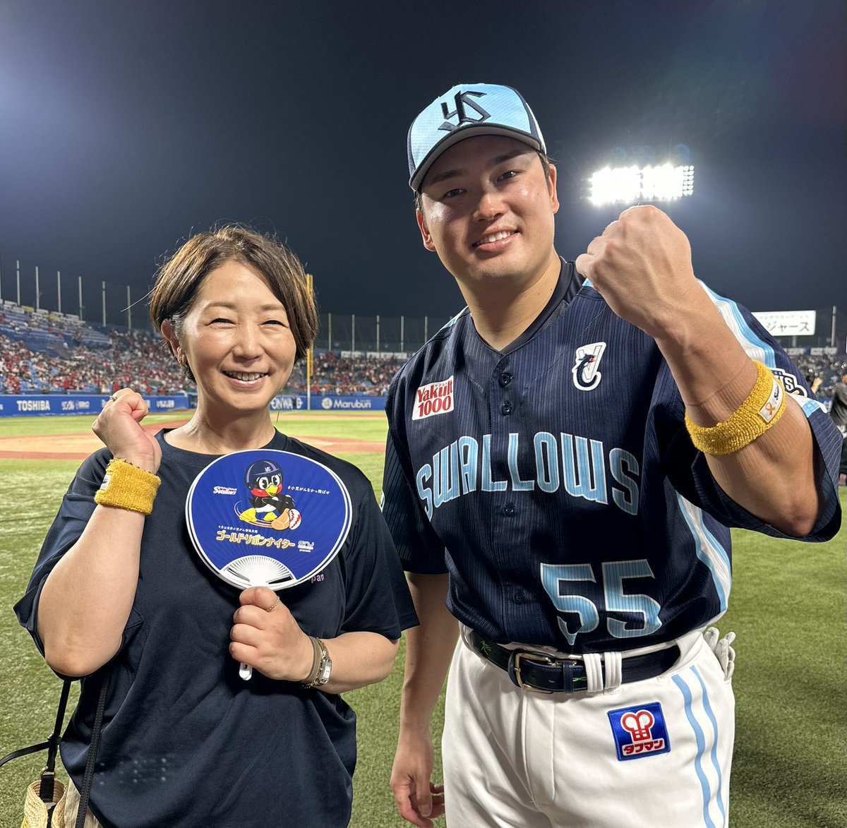 村上宗隆 本日は小児がん支援の「ゴールドリボンナイター」でゴールド