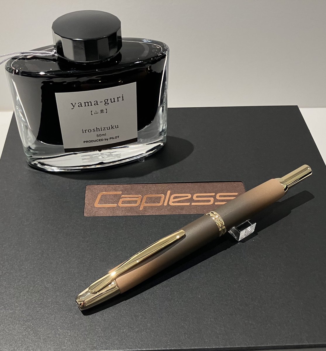 4階万年筆】#2023年限定キャップレス #ヴィスキー、極細EFはご好評