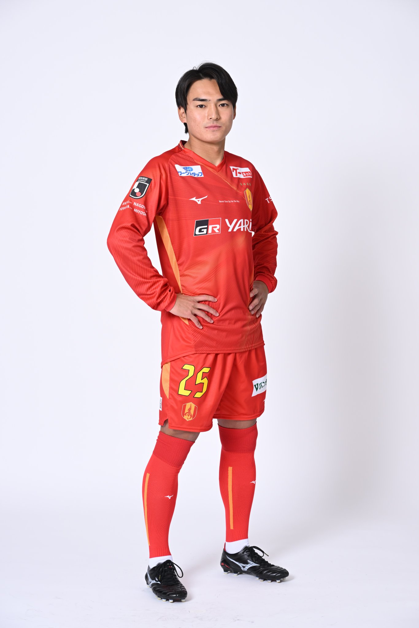 名古屋グランパススタッフ支給ウエアウォーマー