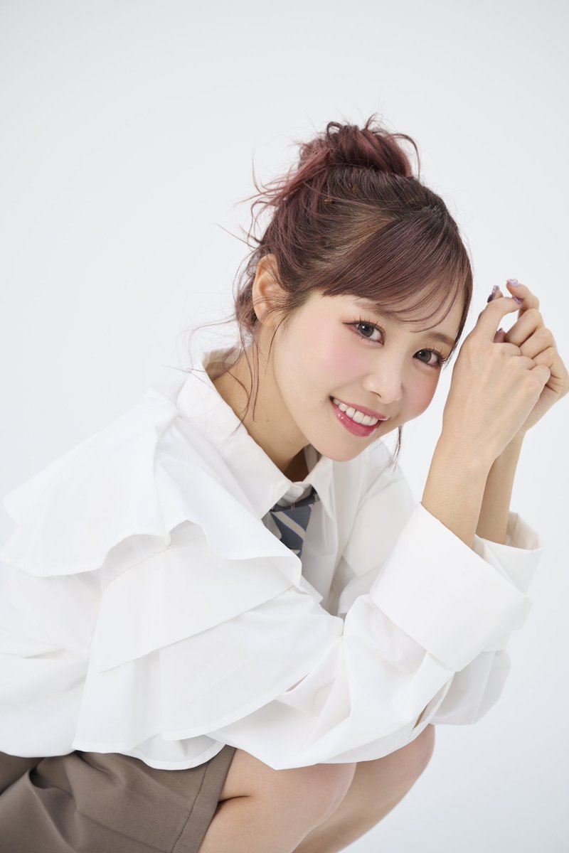 ✨✏️制服ビジュアル公開✏️✨ 💜仲川瑠夏 @luna_fz0703