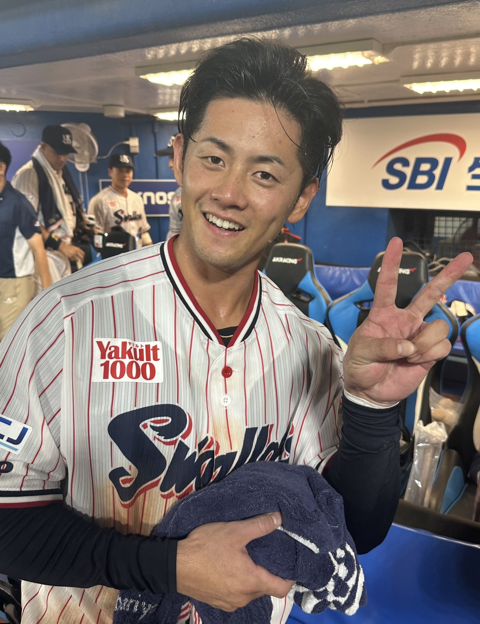 ヤクルトスワローズ 岩田幸宏 選手 プロ初ホームラン 記念ユニフォーム