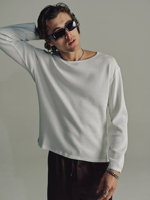 訂正です！ 「SECOND/LAYER VERTICAL THERMAL WHITE」ですね！秒速で