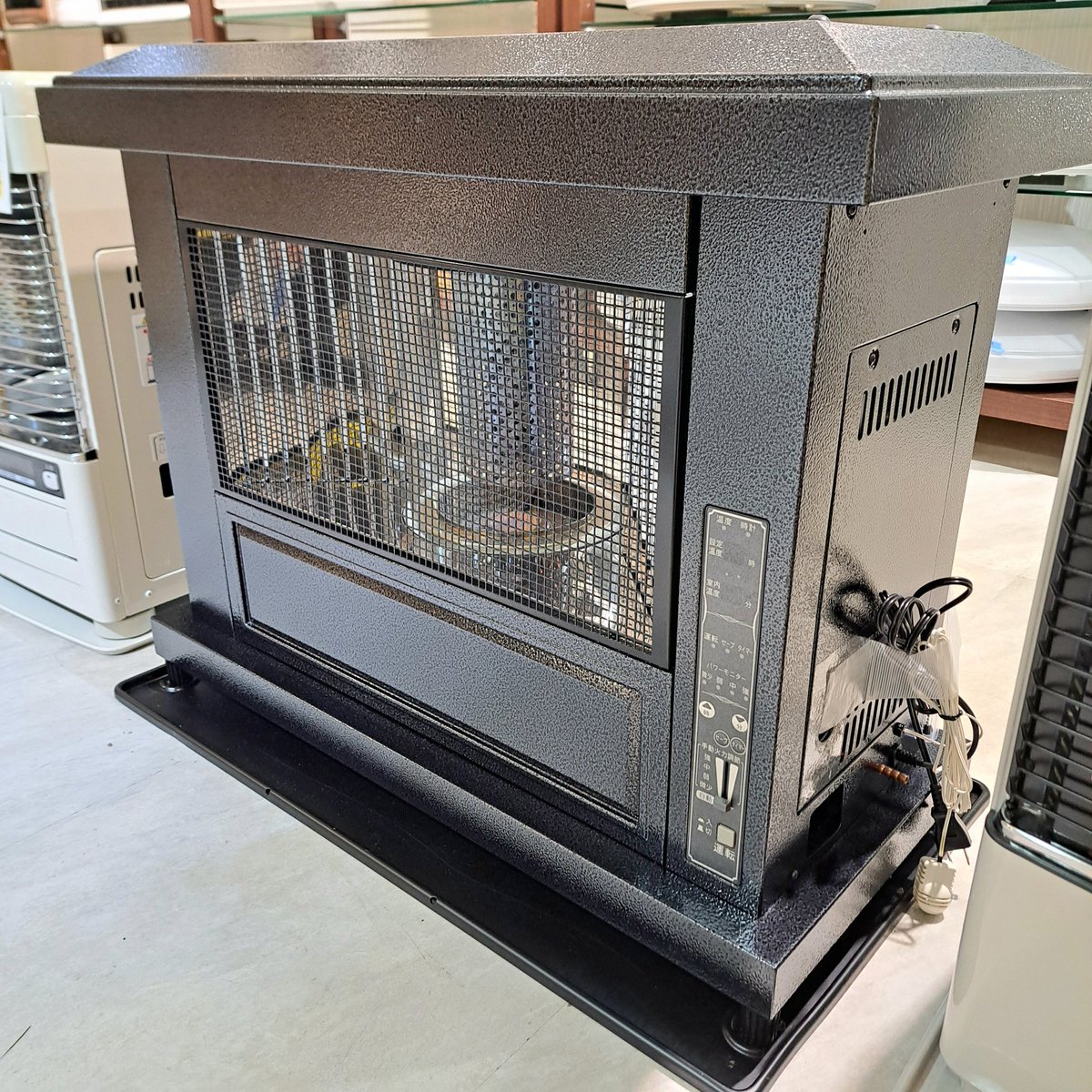 札幌市内受渡し限定❗️2020年製トヨトミ煙突ストーブ❗️ 2026年最新