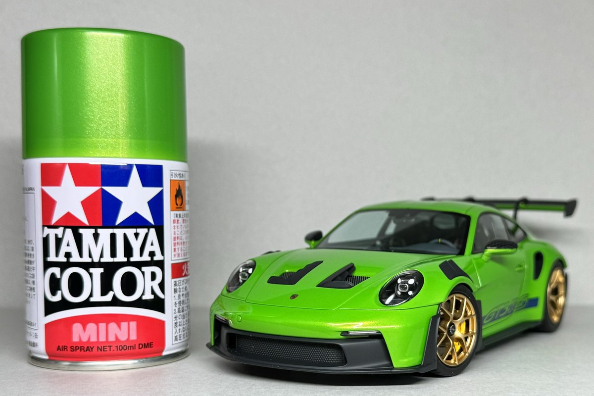 今月号のモデルアート誌にて、タミヤのポルシェ911 GT3RSのボディ