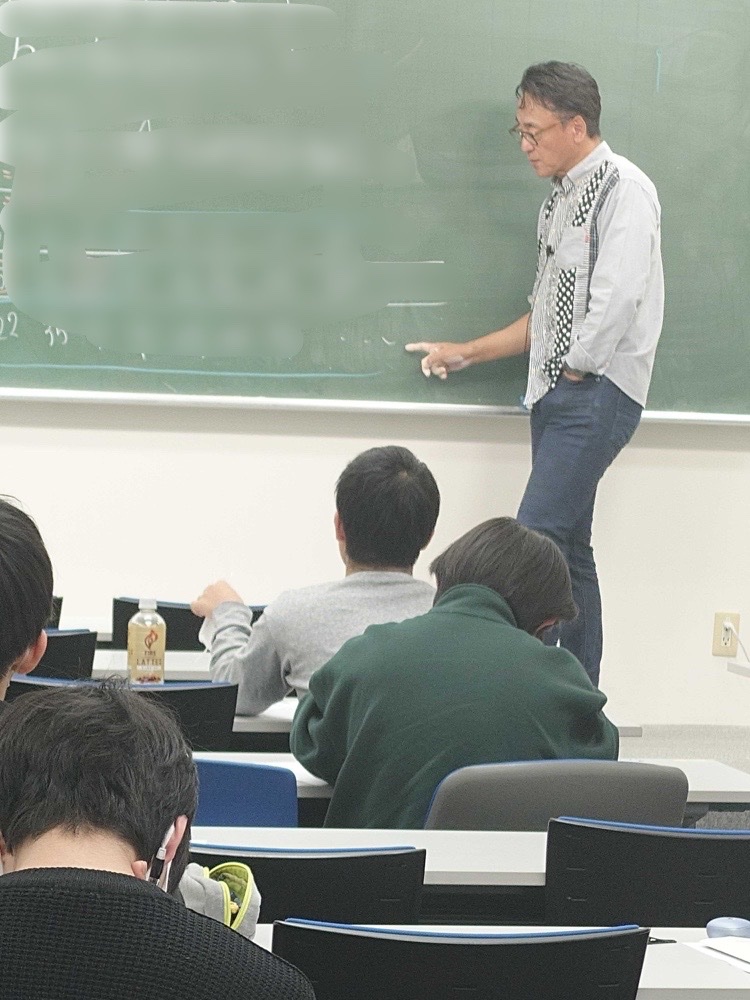 本日御茶ノ水校では青木純二先生の数学の真髄、苑田尚之先生の東大物理
