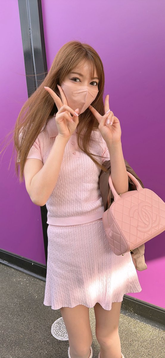 昨日は友達にもらった服着て実戦してました〜🌸 全身おピンクコーデ